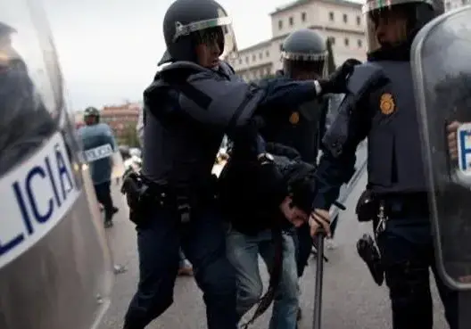بلجيكا تعتقل مغربيا بتهمه تجنيد مقاتلين لـ”داعش “وتسلمه لاسبانيا