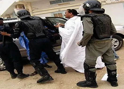 السلطات الموريتانية تعتقل مغربيا وجزائريا بتهمة الإرهاب