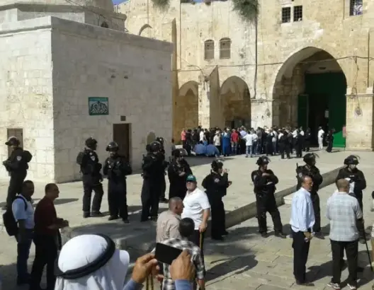 مستوطنون يقتحمون مجددا باحات المسجد الأقصى