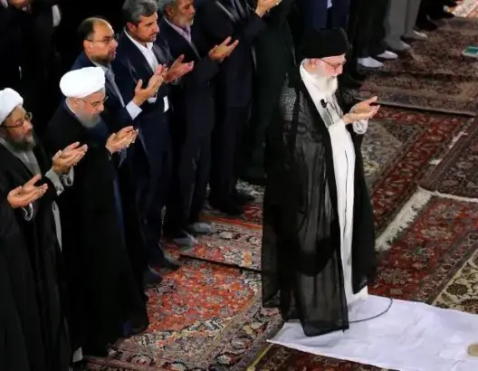 ولايتي يبشر بصلاة موحدة قريبا في الأقصى يؤمها خامنئي