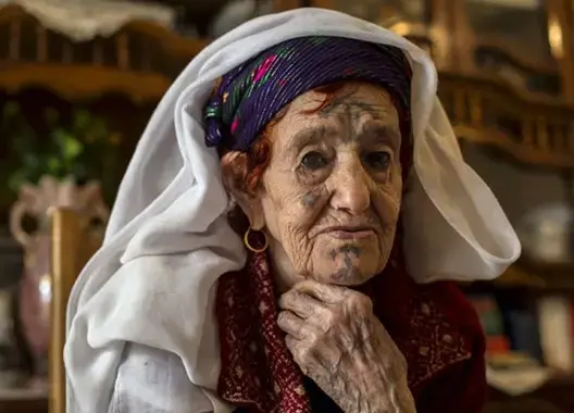 الوشم في المغرب .. زينةٌ عند المرأة وتمرد لدى الشباب