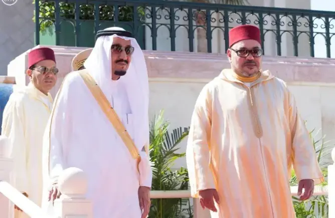 الملك يُهاتف عاهل السعودية وولي العهد محمد بن سلمان