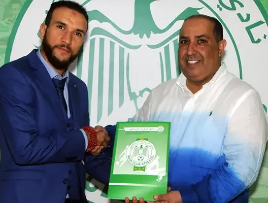 الرجاء يتعاقد مع عميد الدفاع الجديدي