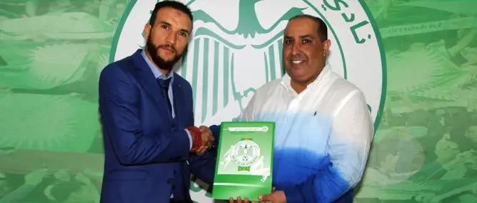 الرجاء يتعاقد مع عميد الدفاع الجديدي