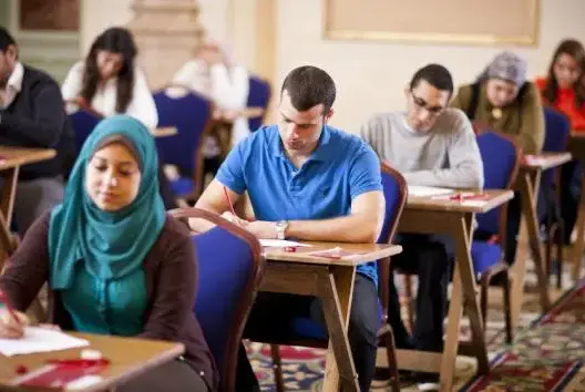 الطلاب المسلمون في بريطانيا يتعرضون للوصم بسبب خطة محاربة الإرهاب
