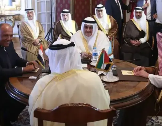 دبلوماسي يحدد موعد نهاية أزمة قطر ودول الخليج