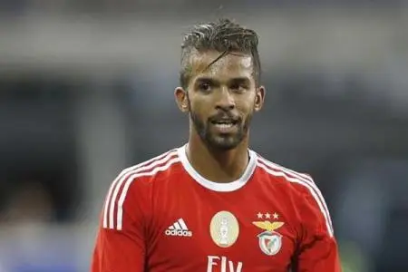 المهدي كارسيلا ينتقل الى أولامبياكوس اليوناني