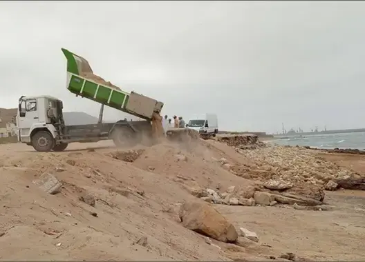 جمعيات تستنكر تفريغ بلدية أكادير للأتربة والأزبال في موقع أثري