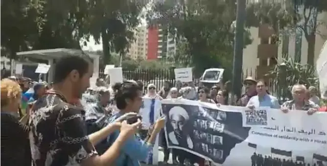 تزامنا مع استنطاقها… فعاليات حقوقية تحتج للمطالبة بسراح “سيليا” (فيديو)
