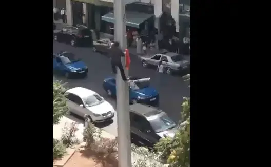 على طريقة مي عيشة.. رجل يحاول الانتحار من نفس العمود بالرباط