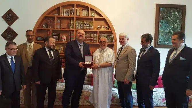 في الذكرى الأولى لفشل انقلاب تركيا.. برلمانيون أتراك يزورون بنكيران (صور)