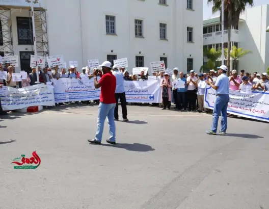 نقابيو “السلامة الصحية” يرفعون 7 مطالب ويهتفون ضد أخنوش: “باركا” (فيديو)