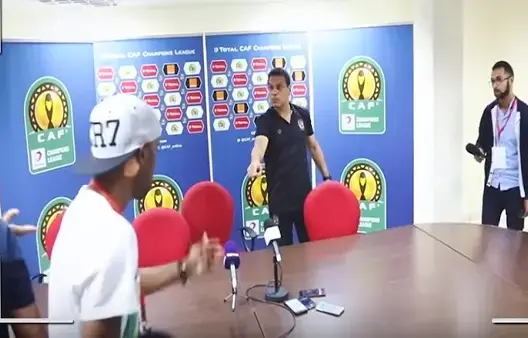 “الكاف” يعاقب مدرب الأهلي المصري لرفضه التعامل مع “بي إن” بالمغرب