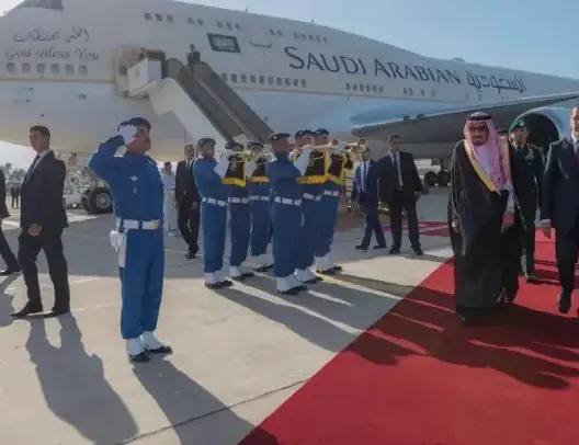 صحيفة إسرائيلية تكشف سبب اختيار الملك سلمان طنجة لقضاء إجازته
