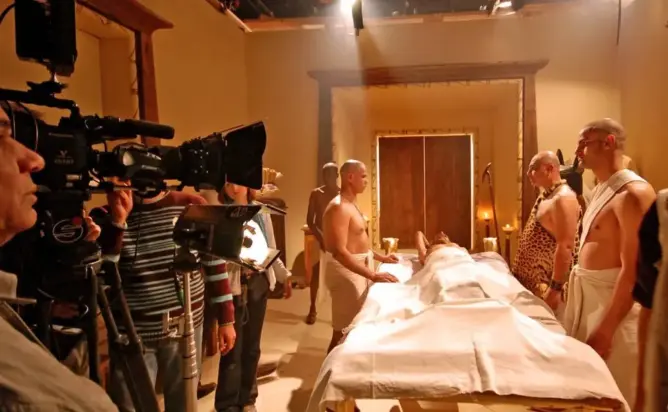 الحكومة تصادق على تقديم الدعم العمومي للإنتاج السينمائي الأجنبي