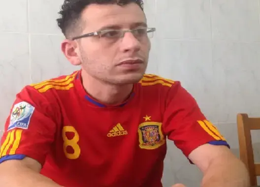 بعد 42 يوما .. الأبلق يعلق مؤقتا إضرابه عن الطعام