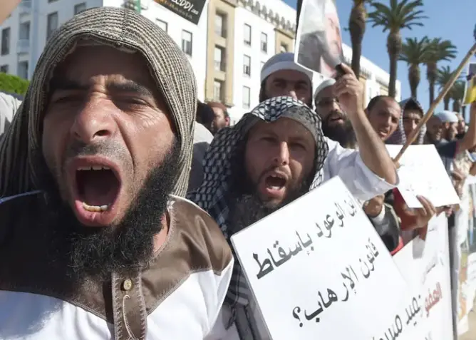 سلفيون مستاؤون لحرمانهم من العفو وينوهون بالإفراج عن شباب PJD