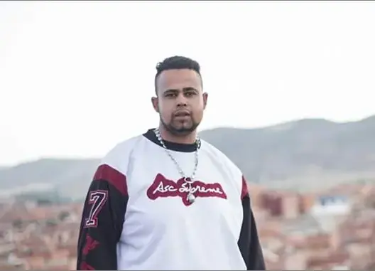 بسبب أغنية “كورسيكا”..  شهرين حبسا لمغني راب بخنيفرة
