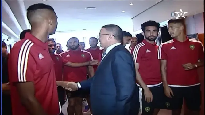 فوزي لقجع يزور بعثة المنتخب الوطني ويساندهم قبل التوجه لتونس للاستعداد لمواجهة مصر