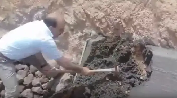 رئيس المجلس الإقليمي بميدلت يكشف تلاعبا في أشغال مقاولة ببومية