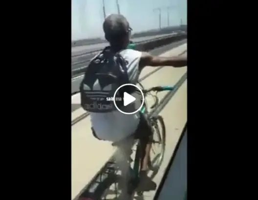 بعد الحافلات.. ظاهرة خطيرة تنتقل إلى الطرامواي في سلا. شاهد
