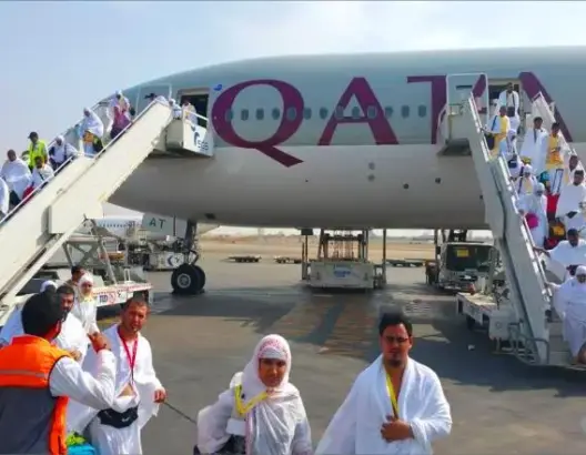 الملك سلمان يرسل طائرات لاستضافة حجاج قطر على نفقته الخاصة
