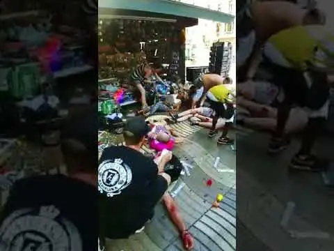 مشاهد مروعة بعد عملية الدهس وسط برشلونة (+18)