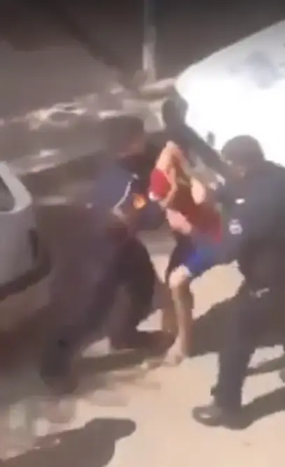 شاهد لحظة اعتقال أحد المتورطين في محاولة اغتصاب فتاة البيضاء