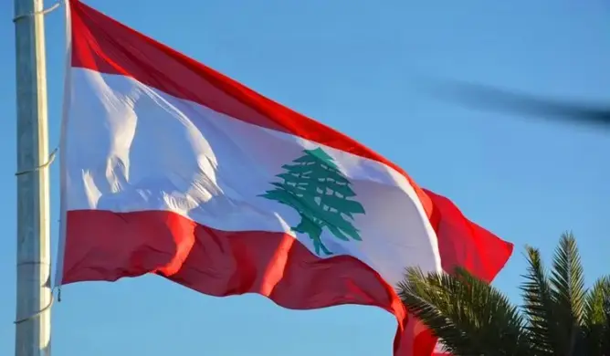 مسؤول بسفارة لبنان يسيء معاملة مواطنة ويصف المغربيات بالعاهرات