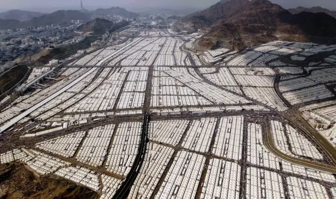 بدء توافد حجاج بيت الله الحرام إلى منى في أول أيام المشاعر المقدسة