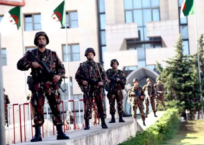 مصرع 3 أشخاص في هجوم إرهابي على مقر مديرية أمن بالجزائر