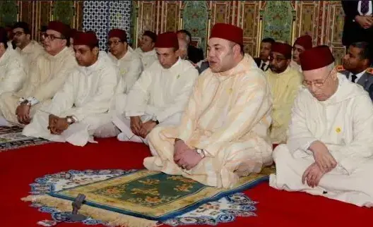 الملك يؤدي صلاة الأضحى بمسجد أهل فاس بالمشور السعيد بالرباط