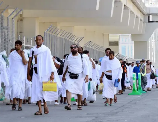 الحجاج المتعجلون ينهون حجهم اليوم والمتأخرون غدا