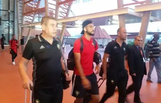 بالصور .. الأسود يصلون باماكو لمواجهة مالي