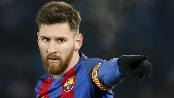رئيس برشلونة يكشف عن موعد تجديد ميسي عقده مع النادي