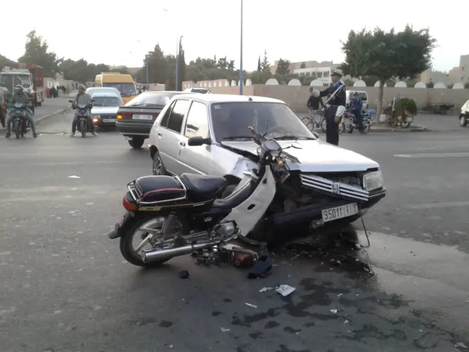 سباق 3 شبان بالدراجات النارية بأيت ملول ينتهي بحادثة خطيرة