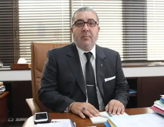 مدير “لاماب” يخصص منحة بالملايين لابنة مساعده للدراسة بالخارج