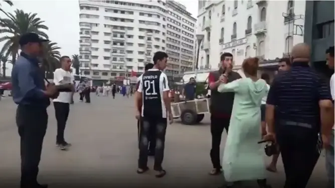 عراك خطير بين فتاة وشاب تحرش بها فالشارع العام بالدار البيضاء