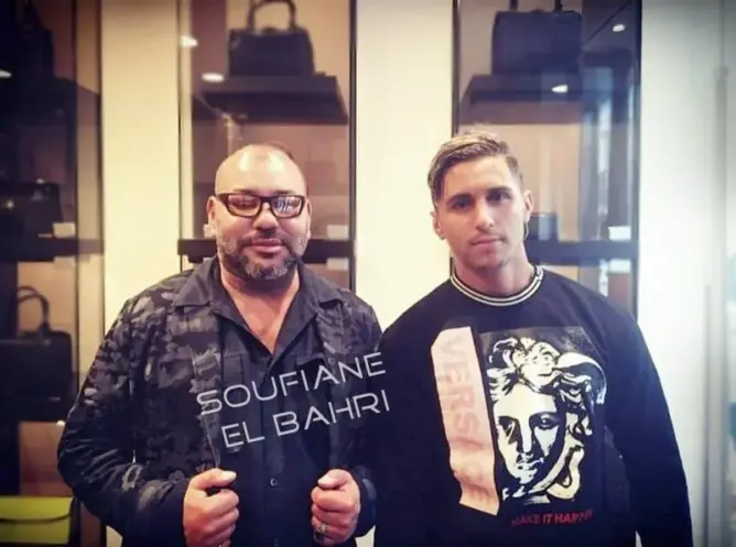 الملك يظهر في صورة جديدة بعد إزالته ضمادة العين