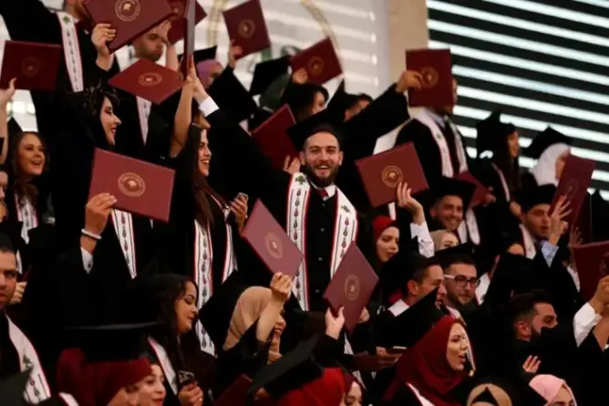 دراسة: التحصيل العلمي يقلص خطر الإصابة بالاكتئاب