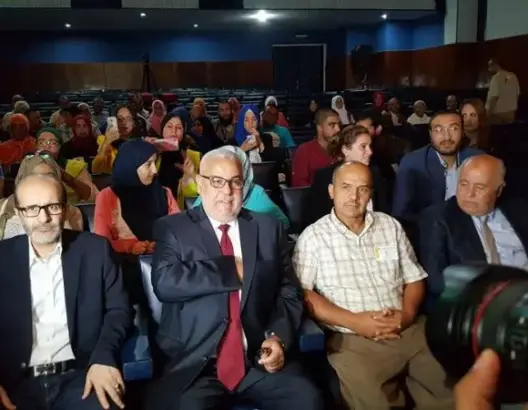 بنكيران يحضر الجلسة الافتتاحية لمؤتمر حزب زيان.. ويرفض الكلام