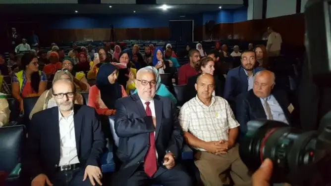 بنكيران يحضر الجلسة الافتتاحية لمؤتمر حزب زيان.. ويرفض الكلام