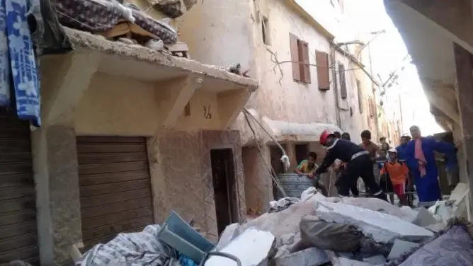 وزارة السكنى تدخل على خط انهيار عمارة بالبيضاء خلفت قتيلا