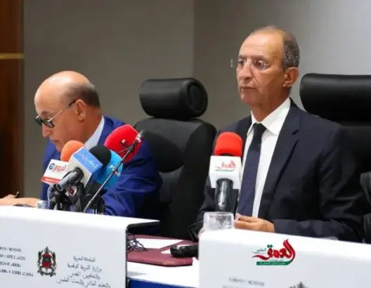 نقابة ترفض إجبارية تدريس المواد العلمية بالفرنسية في أربعاء الغرب