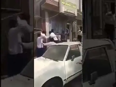 شاهد “مضاربة” دموية في جدة بين هنود وباكستاني