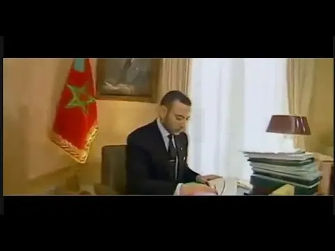 فيديو نادر لجلالة الملك محمد السادس في شبابه و أثناء مزاولة عمله بمكتبه الخاص
