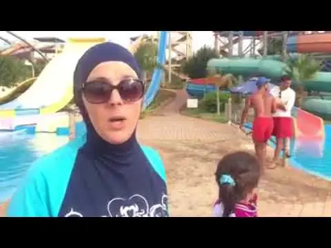 هذا ما قالته مسلمة امريكية بعد منعها من السباحة “بالبوركيني” في المغرب (فيديو)