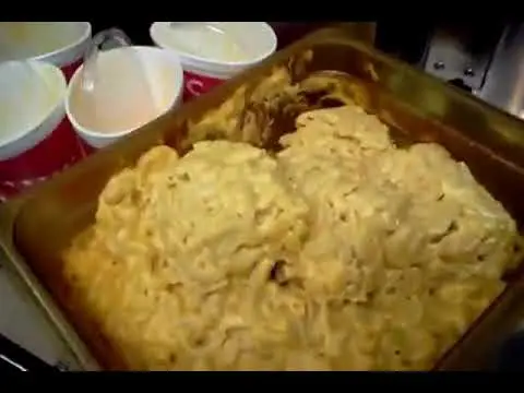 فيديو مثير .. يظهر بقايا الطعام  لـ “KFC”