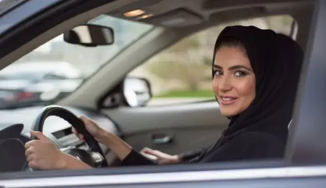 السعودية تتوعد الساخرين على قرارها بالسماح للمرأة بالقيادة بالسجن