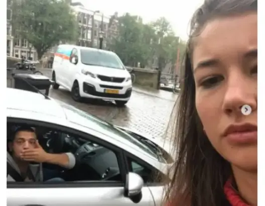 تحرشوا بها فطلبت منهم صوراً تذكارية.. وهذا ما فعلت بها!